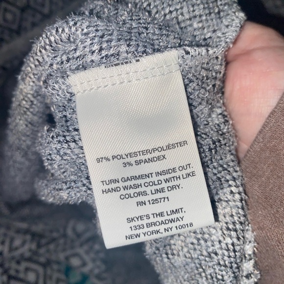 Skye’s the limit NWT geometric cowl neck pullover SIZE MEDIUM - Picture 5 of 5